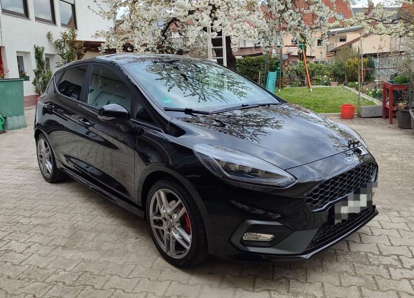 Ford Fiesta 69.000 km 17.100 € Oftersheim 68723