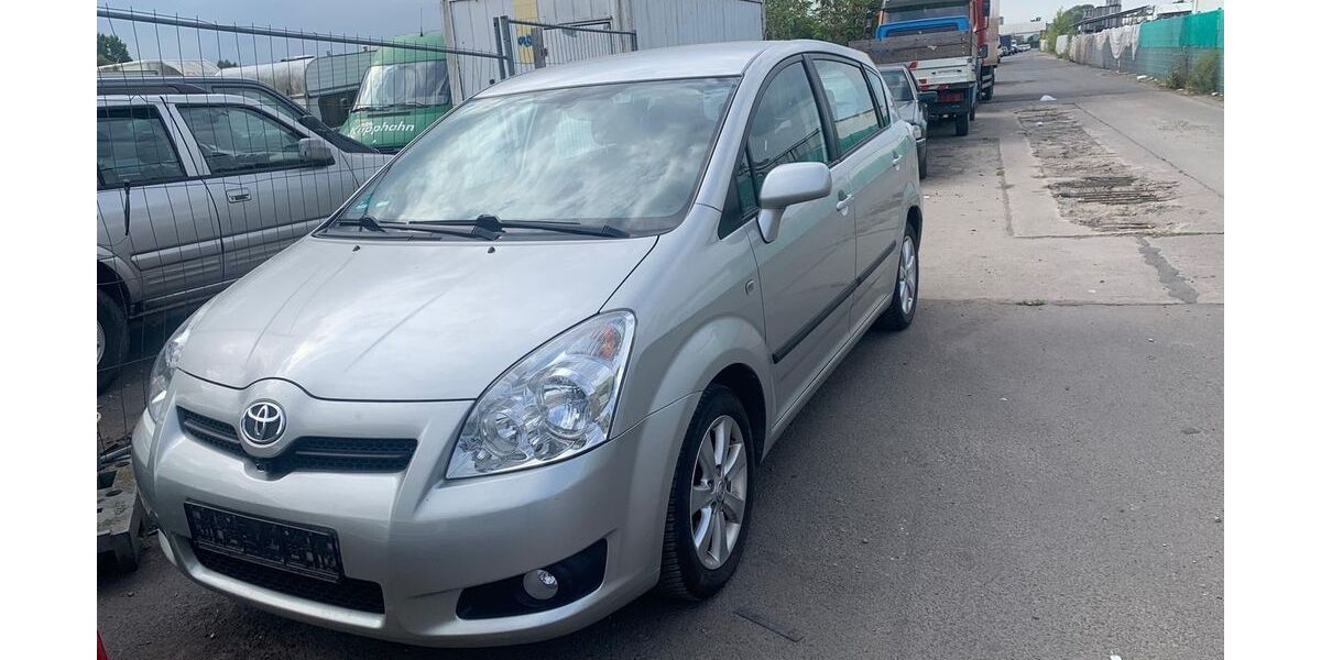 Toyota Corolla Verso 192.000 km 3.999 &euro; berlin 13089