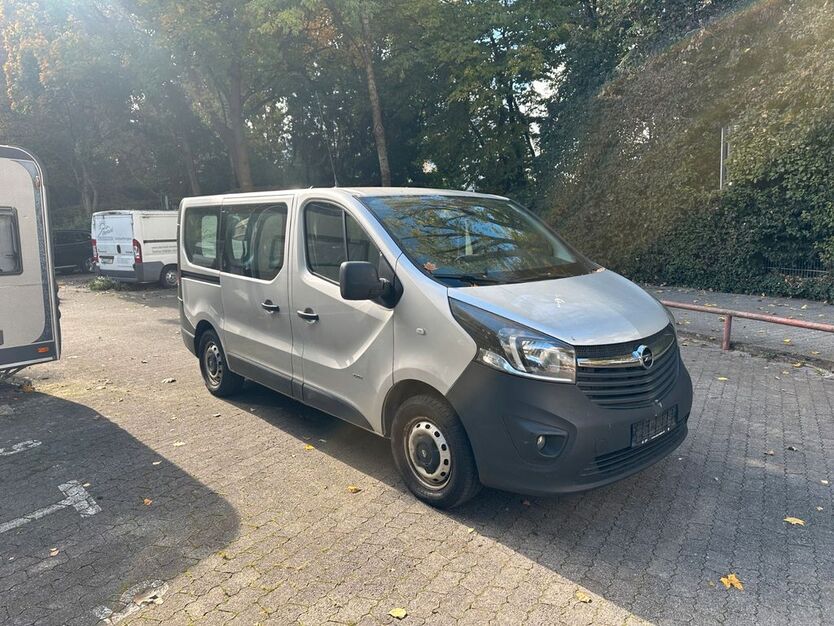 Opel Vivaro 188.000 km 7.900 € MÜNCHEN 80935