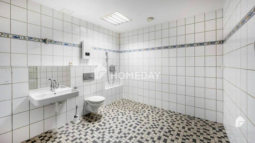 Bezugsfrei! Großzügige 6-Zimmer-Wohnung mit Balkon, EBK und 4 Stellplätzen in Wetter (Ruhr)