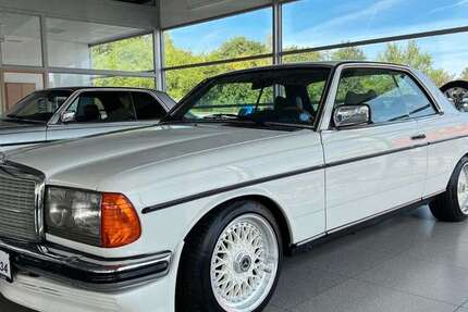 Mercedes-Benz 230 83.000 km 24.900 &euro; Hessisch Lichtenau 37235