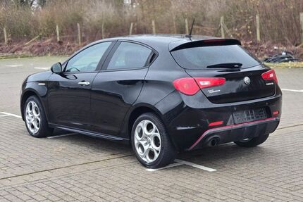 Alfa Romeo Giulietta 169.000 km 6.999 &euro; Aachen 52074