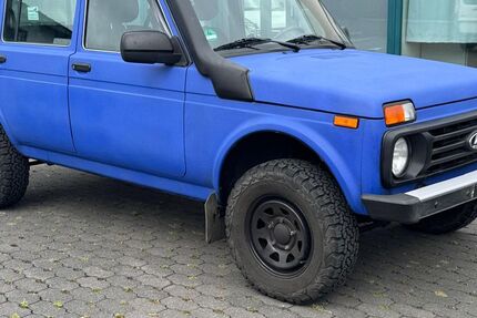 Lada Niva 19.998 km 14.950 € Ebsdorfergrund 35085