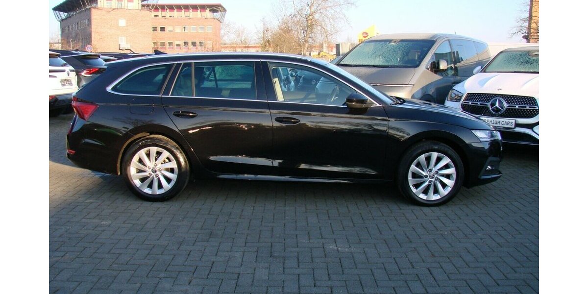 Skoda Octavia 2.0TDI Selection LED Tempomat Spurhalteass 56.838 km 25.980 &euro; Falkensee 14612