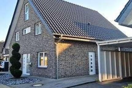 Haus Rheda-Wiedenbrück Wiedenbrück - 8 Zimmer, 212 m&sup2;, 2.300&euro; | Angebot:26266275