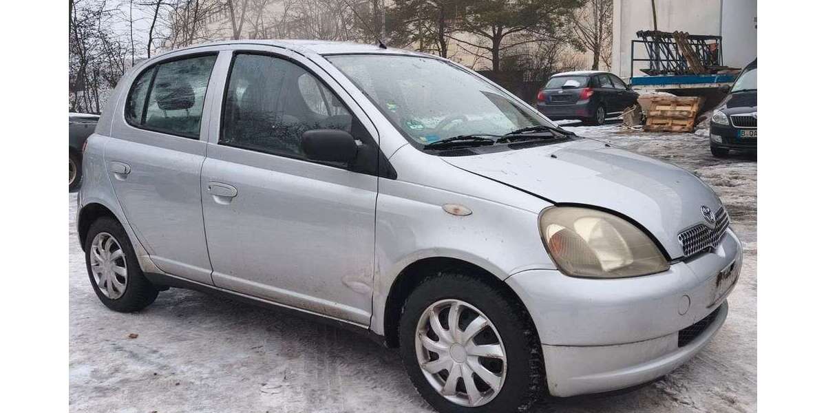 Toyota Yaris 141.057 km 2.499 &euro; Berlin 12349