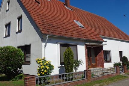 Tolles Zweifamilienhaus mit viel Platz und großem Garten