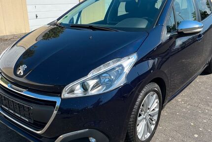 Peugeot 208 136.000 km 3.999 &euro; Nörvenich 52388