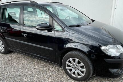VW Touran 270.000 km 3.550 € Dürrlauingen / Ortsteil Mindelaltheim 89350