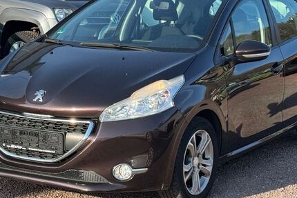 Peugeot 208 180.000 km 2.990 &euro; Merzig 66663