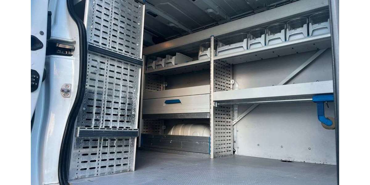 Opel Vivaro 72.892 km 15.999 &euro; München 81825