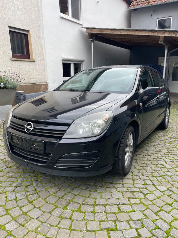Opel Astra 135.000 km 2.990 € Laubach 35321