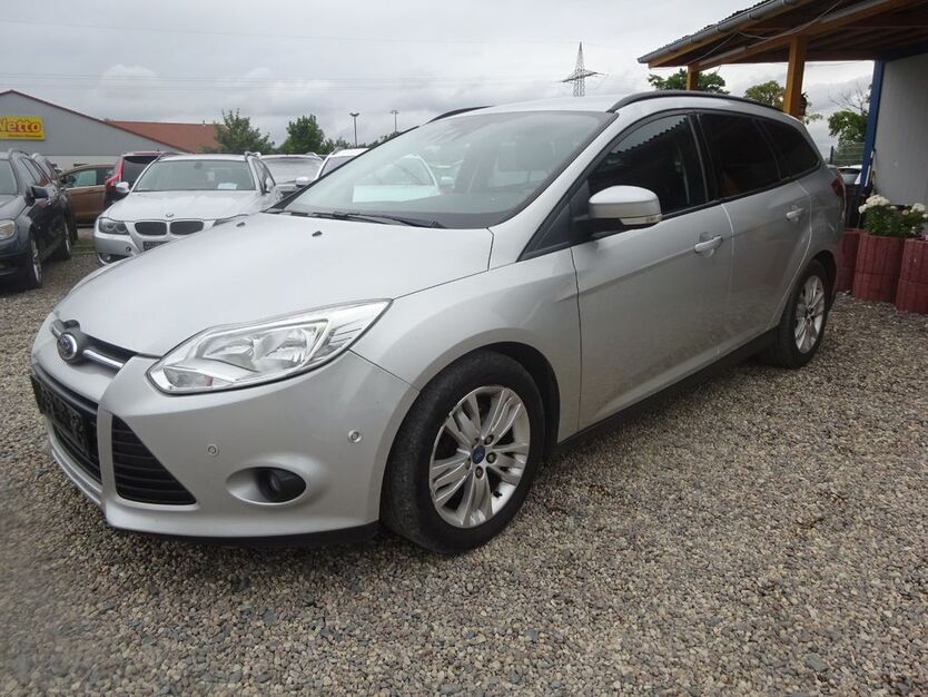 Ford Focus 221.240 km 2.450 € Dresden 01219