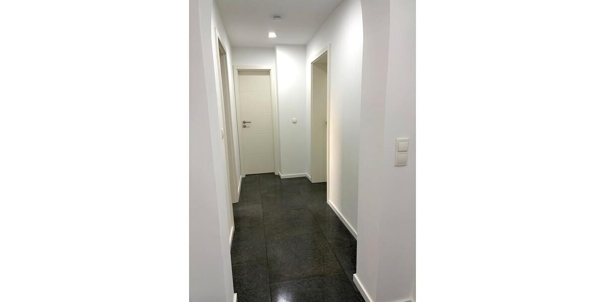 Sanierte Haushälfte mit Garten zu vermieten 3 zimmer