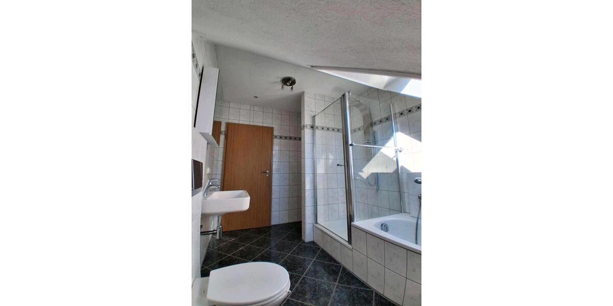 Dachgeschoßwohnung Tann (Rhön) - 4 Zimmer, 98 m&sup2;, 784&euro; | Angebot:25999909