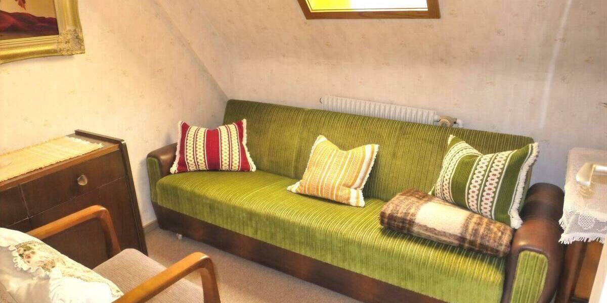 Doppelhaushälfte Trossingen - 9 Zimmer, 140 m&sup2;, 319.000&euro; | Angebot:26358877