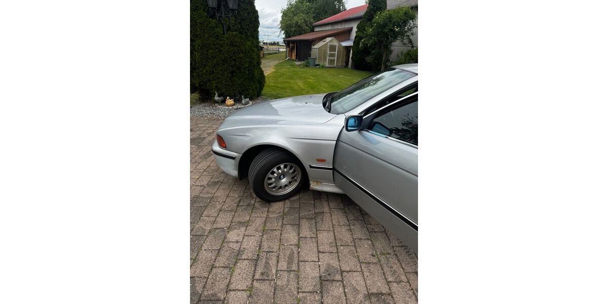 BMW 523 265.024 km 1.500 &euro; Forstinning 85661