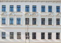 Ein Traum! + Südbalkon + dunkles Parkett + Fußbodenheizung + Wanne & Dusche + PKW-Stellplatz im Hof