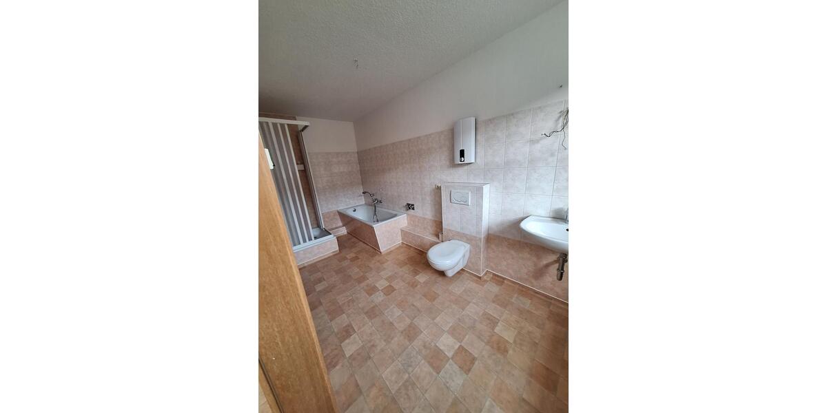 Etagenwohnung Altentreptow - 1 Zimmer, 60 m&sup2;, 330&euro; | Angebot:23817828