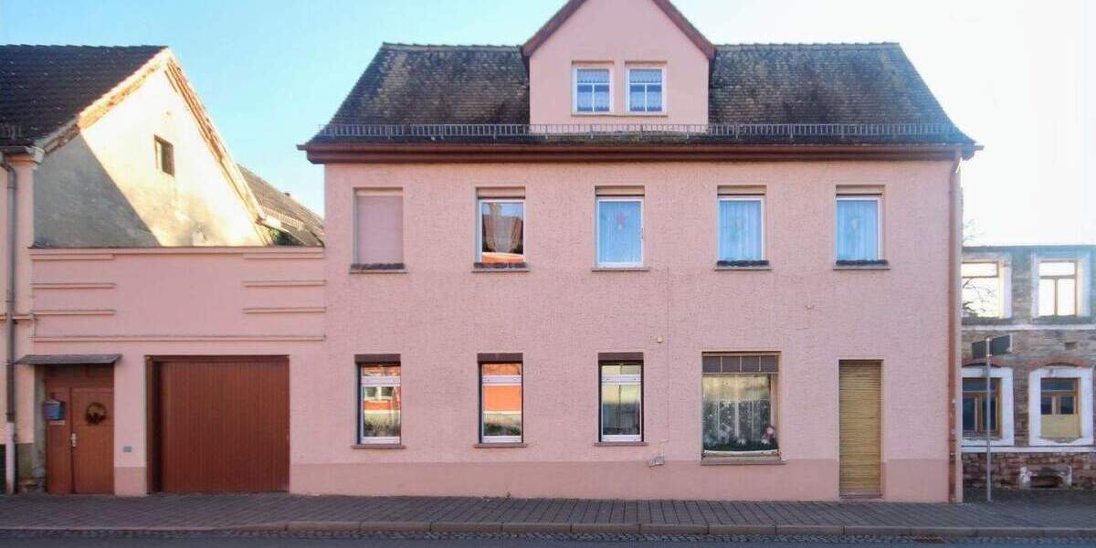 Ihr Traumhaus wartet auf Sie, entdecken Sie Komfort, Substanz und familiäres Lebensgefühl in guter Lage von Gera. 5 zimmer