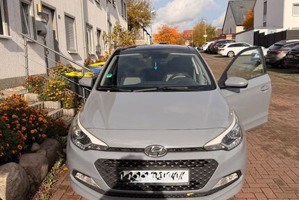 Hyundai i20 95.000 km 8.000 € essen 45327