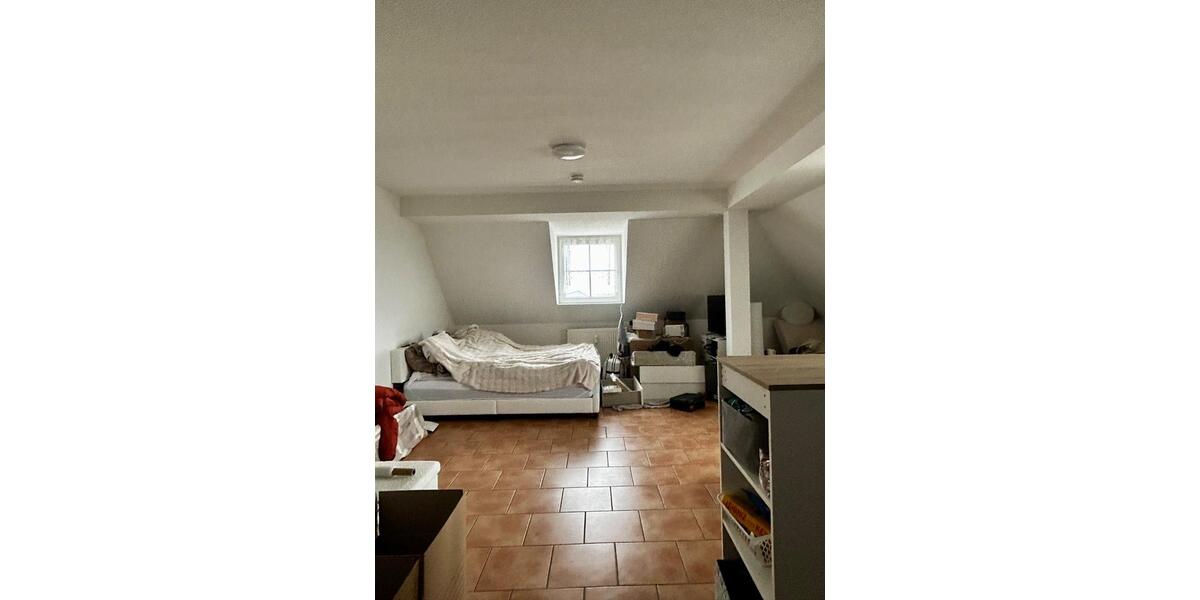 Dachgeschoßwohnung Eisenhüttenstadt - 1 Zimmer, 26 m&sup2;, 350&euro; | Angebot:26403890
