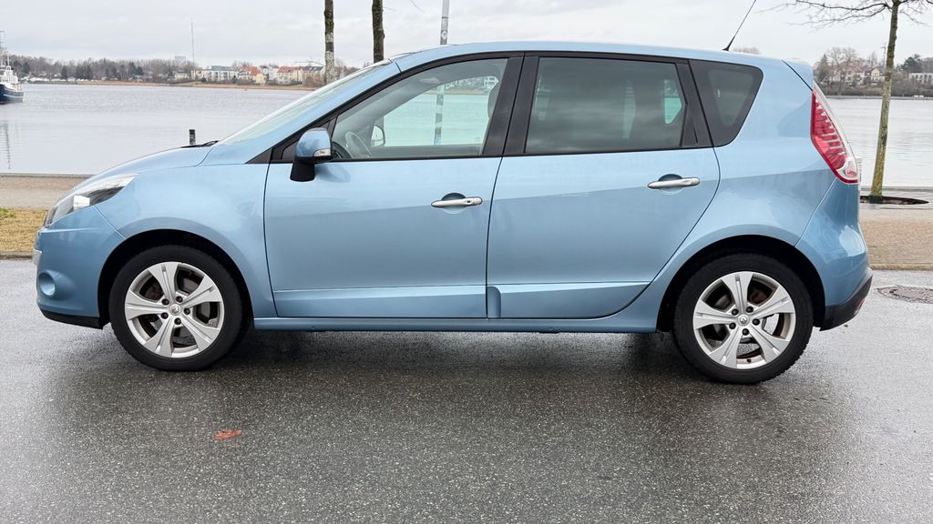 Renault Scenic 48.067 km 7.499 &euro; Rostock 18069