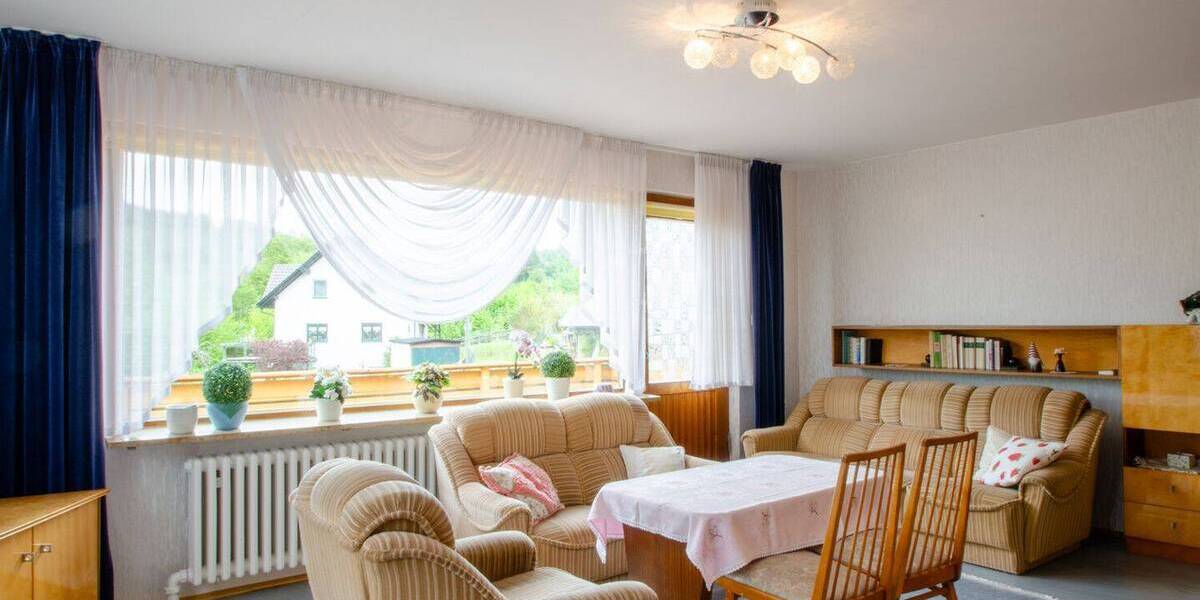 Einfamilienhaus Steinbach-Hallenberg Hallenberg - 7 Zimmer, 164 m&sup2;, 199.000&euro; | Angebot:26763281
