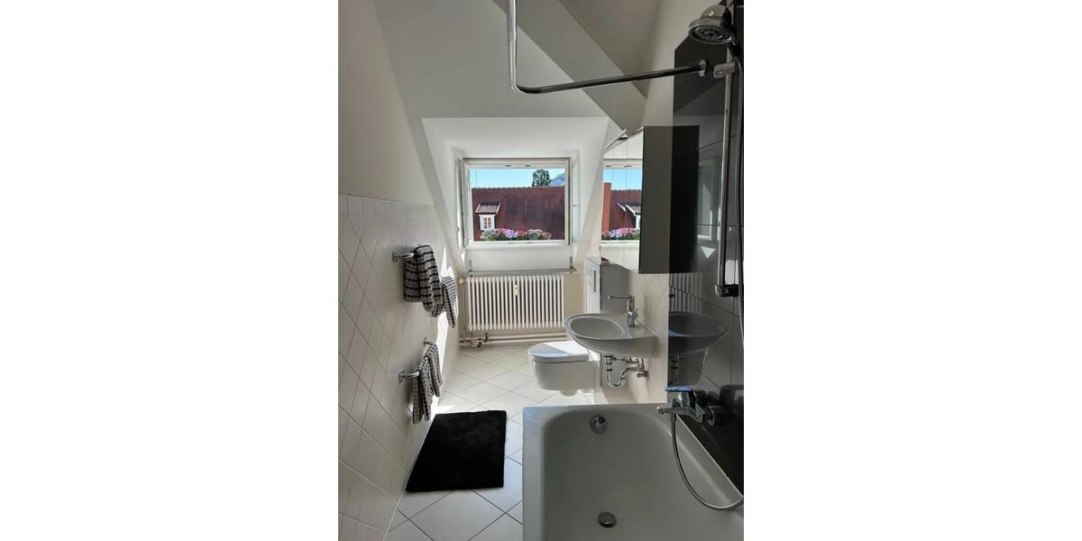 Dachgeschoßwohnung Heidelberg - 5 Zimmer, 140 m&sup2;, 2.240&euro; | Angebot:25789588