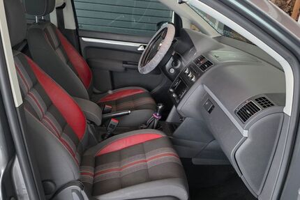 VW Touran 92.500 km 7.999 &euro; Südbrookmerland 26624