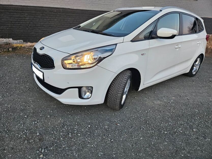 Kia Carens 103.578 km 10.300 € Steffenberg 35239