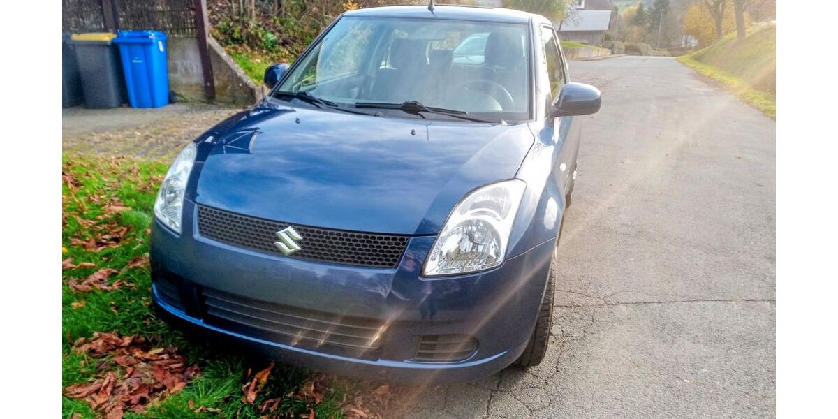 Suzuki Swift 96.000 km 3.300 &euro; Brakel-Bellersen 33034
