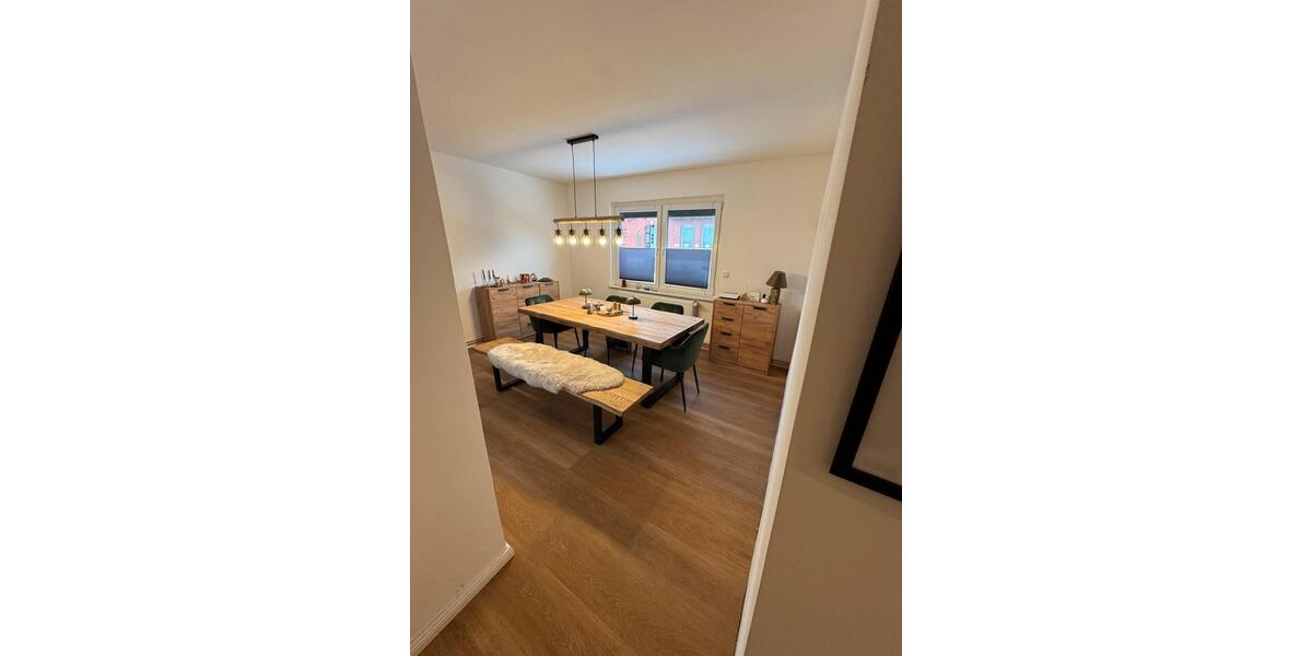 Erdgeschoßwohnung Rühen - 3 Zimmer, 86 m&sup2;, 800&euro; | Angebot:25512119