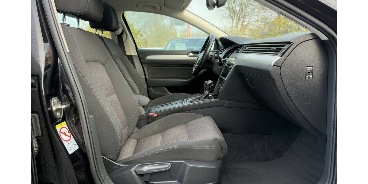 VW Passat 1.4 TSI PANORAMA/KAMERA/NAVI/DSG/MASSAGE 96.303 km 16.900 &euro; Villingen-Schwenningen 78054