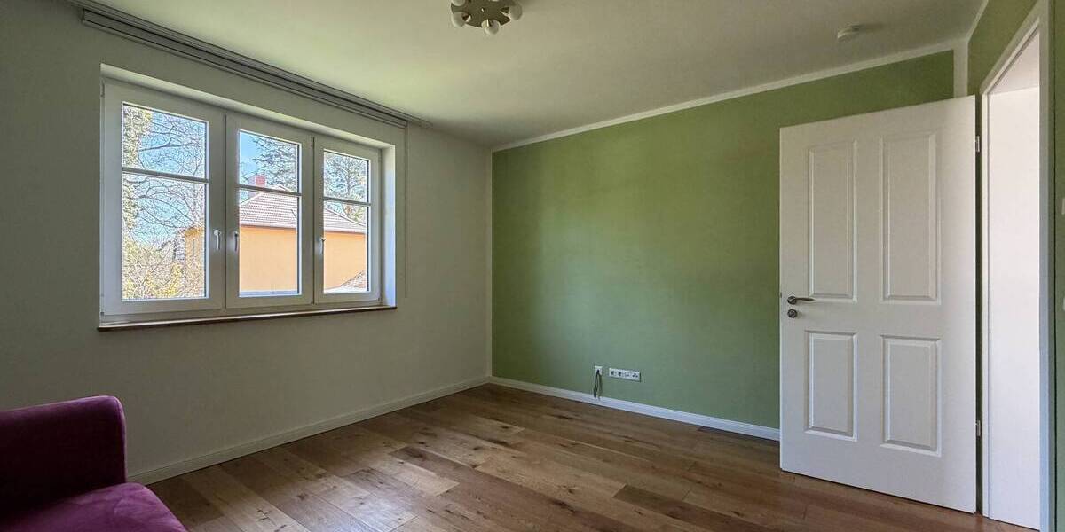 Repräsentatives Haus für die große Familie, weitläufiges Grundstück in ruhiger Lage Finkenkrug - Einfamilienhaus Falkensee / Finkenkrug Falkensee | Angebot:26381857