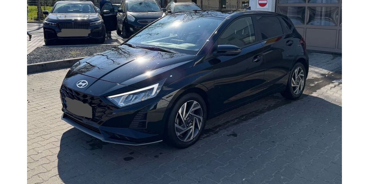 Hyundai i20 13.500 km 16.300 &euro; Grebenau - Schwarz 36323
