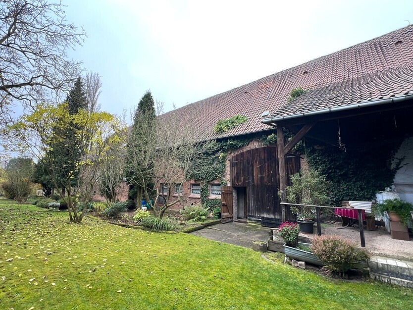 Charmanter Resthof auf einem wunderschönem Grundstück mit 1.590 m² in Dietzenbach!