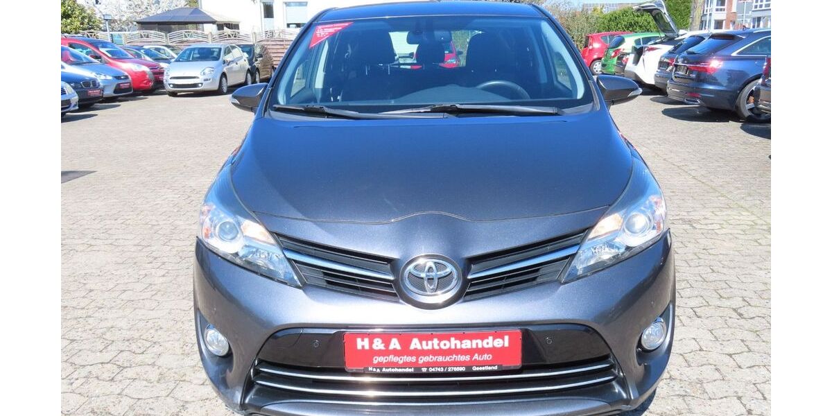 Toyota Verso 147.372 km 10.999 &euro; Geestland 27607