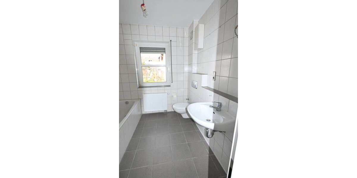 Etagenwohnung Schmallenberg - 3 Zimmer, 87 m&sup2;, 725&euro; | Angebot:26015631