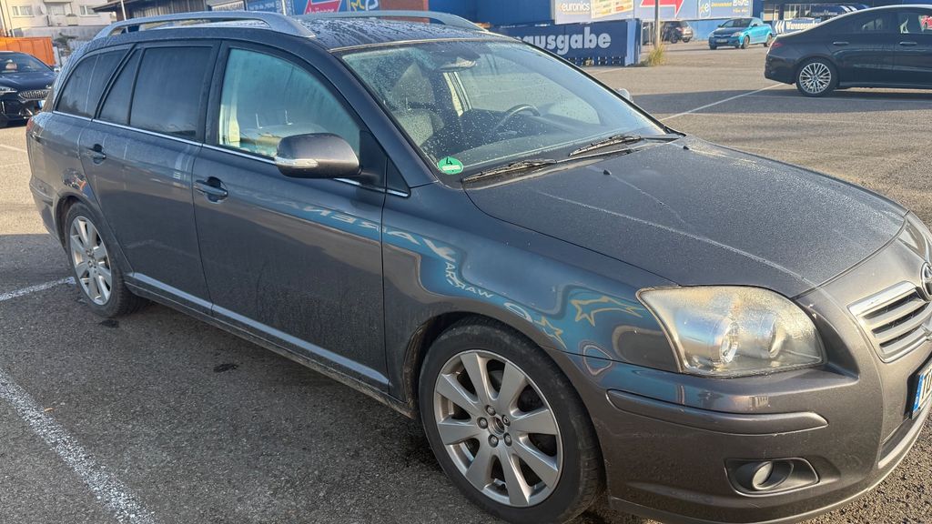 Toyota Avensis 153.000 km 2.299 &euro; Sindelfingen 71065