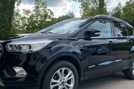 Ford Kuga 93.600 km 14.000 &euro; Grafing b. München 85567