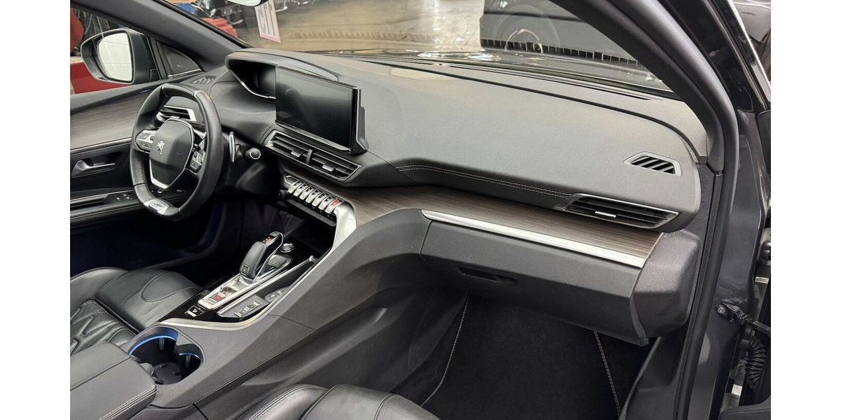 Peugeot 5008 GT 180 Blue HDi EAT8 1.Hand Nachtsicht 31.700 km 32.985 &euro; Lich 35423