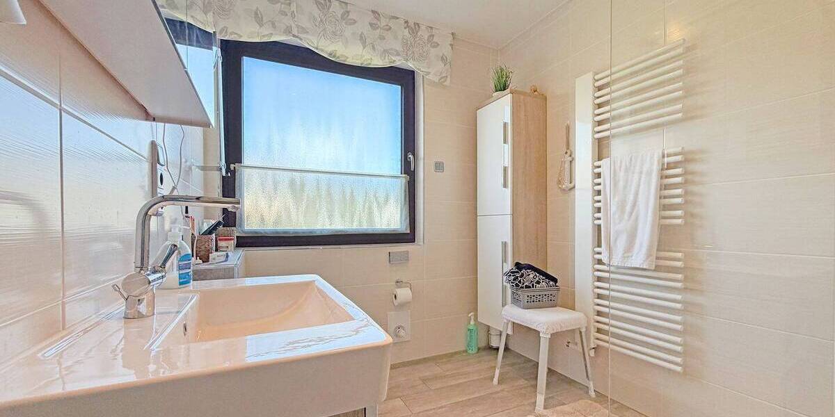 Einfamilienhaus Emmerthal Groß Berkel - 9 Zimmer, 192 m&sup2;, 300.000&euro; | Angebot:26176304
