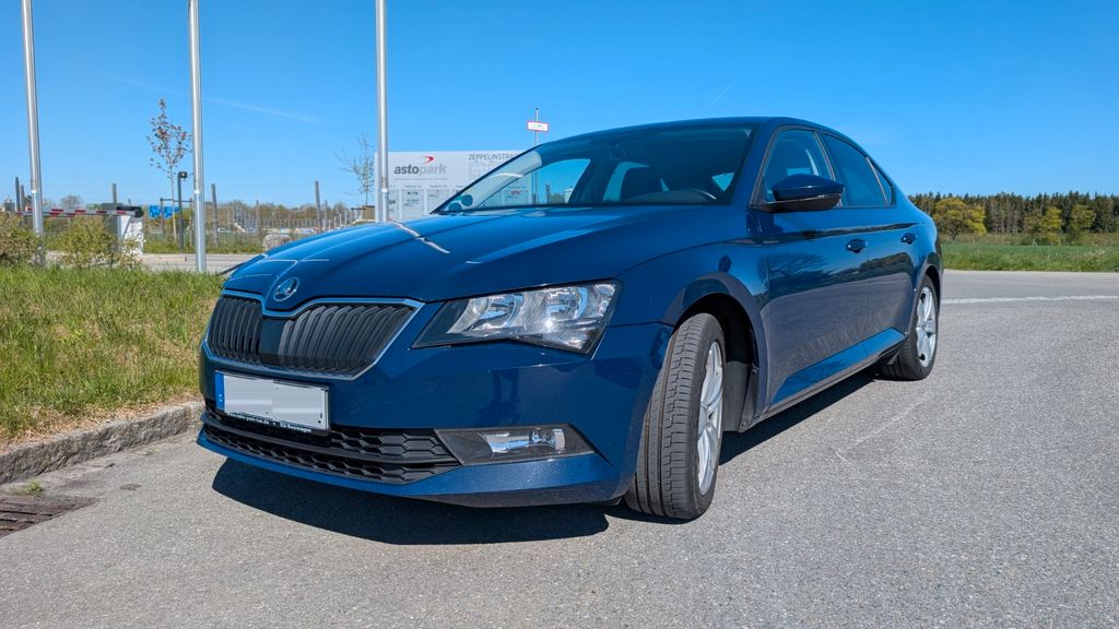 Skoda Superb 199.892 km 13.400 &euro; München 81245