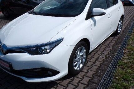 Toyota Auris 66.289 km 11.990 € Suhl 98529