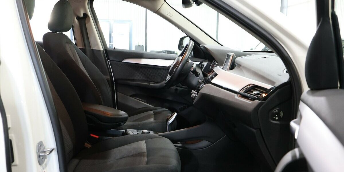 BMW X1 sDrive 18i Advantage WHITE / AUTOMATIK / 89.000 km 18.444 &euro; Hamm 59077