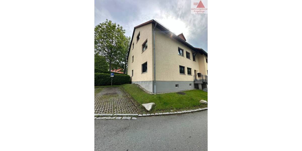 Eigentumswohnung in Traumlage: 4-Raum, Balkon & Stellplatz in Oelsnitz | Erzgebirge bei Stollberg 4 zimmer