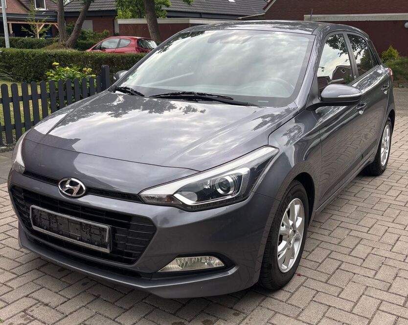 i20