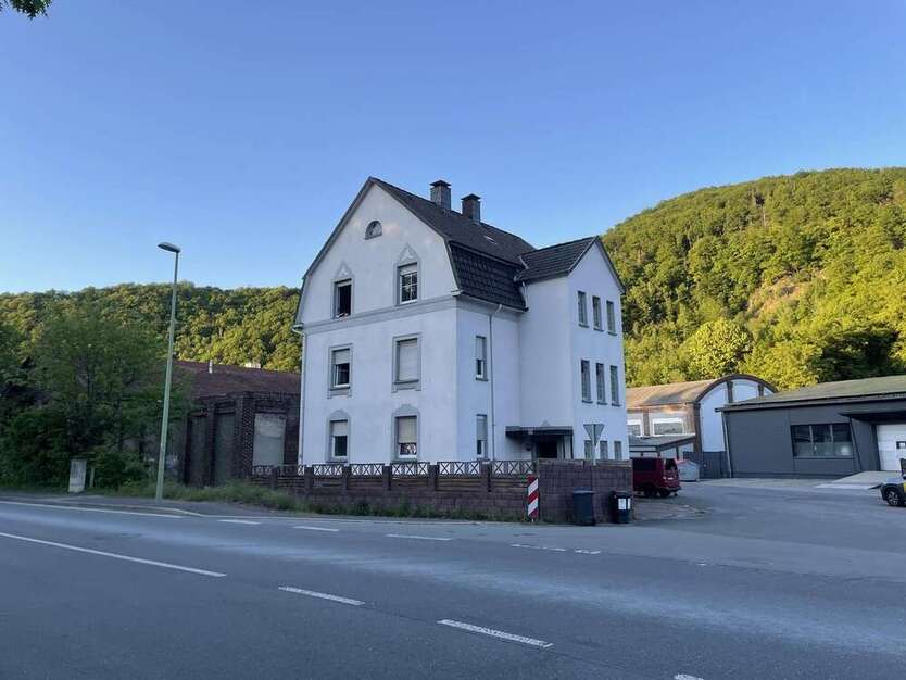Haus zum Kaufen in Hagen 220.000 € 208 m²