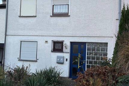 Reihenmittelhaus mit großem Garten und Garage 5 zimmer